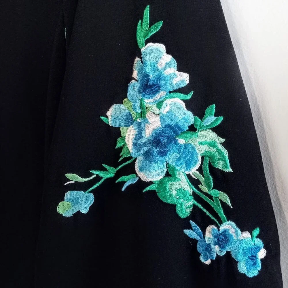 Tahari Petites Black Blue Floral Embroidered Fan Sleeve Blazer